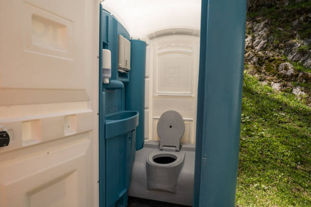 Best Luxury portable toilet rental  in Elmwood Park, NJ